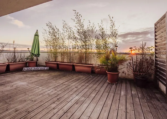 Standing 8p, Proche Apartament